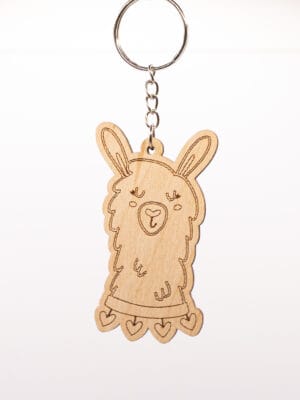 Breloczek z alpaką z serduszkami na szyi